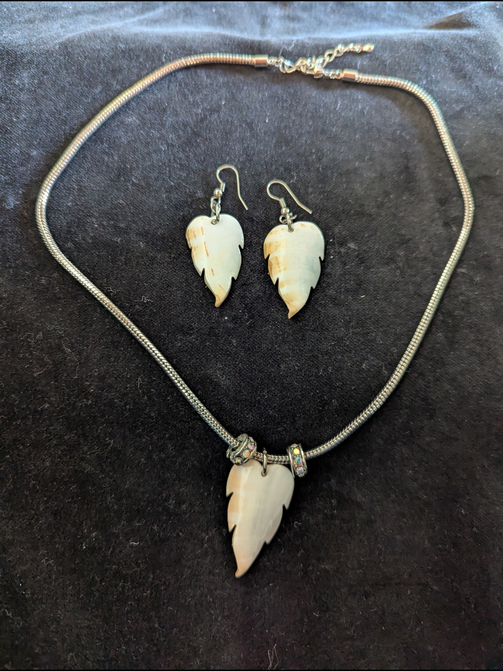 Leaf Pendant Necklace and Earrings Set Peach and Gold Silver Fall Autumn Jewelry - Picture 5 of 8